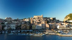 Gaeta Medievale vista dal mare