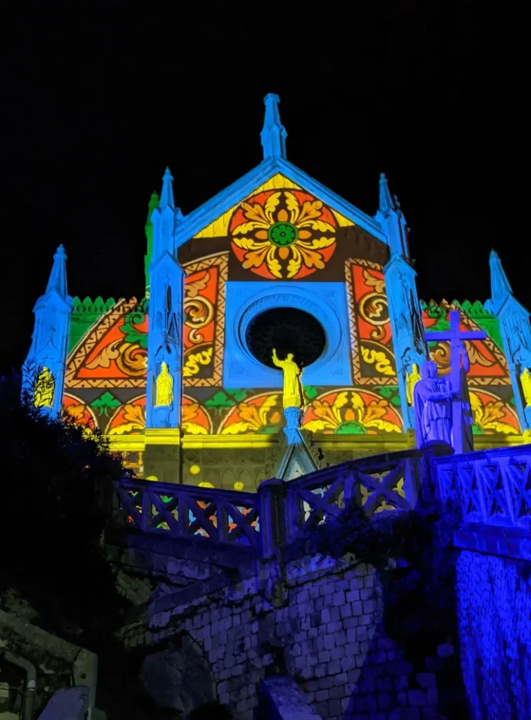 Immagine del Tempio di San Francesco Illuminato di notte