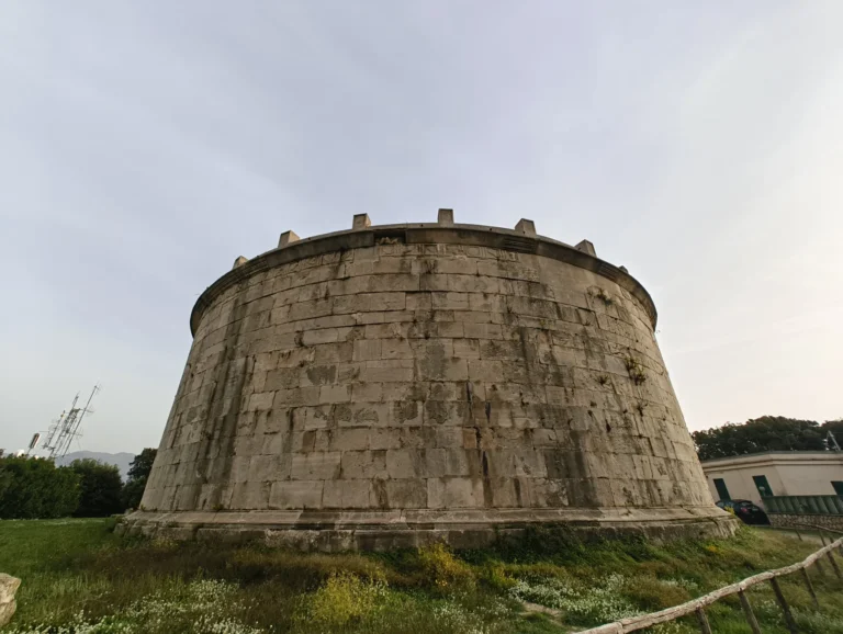Il Mausoleo di Lucio Munazio Planco: Storia Romana a Gaeta