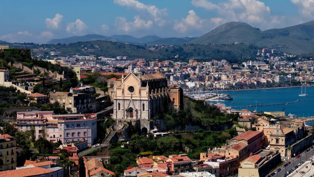 Immagine del tempio di san francesco a gaeta