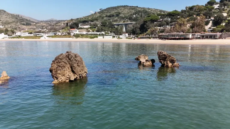 Immagine della spiaggia dell'ariana