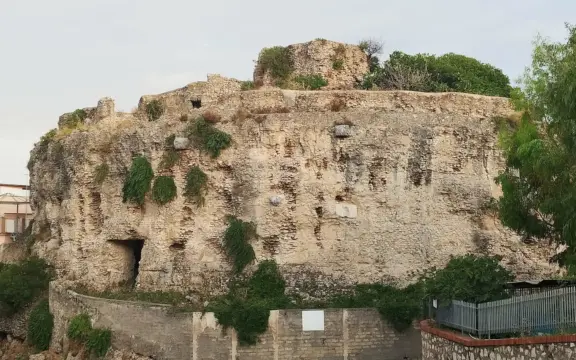 Mausoleo di Lucio Sempronio Atratino