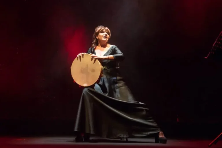 Locandina evento Elena Bonelli in "Roma io ti racconto e canto" a Gaeta per favole di luce 2025