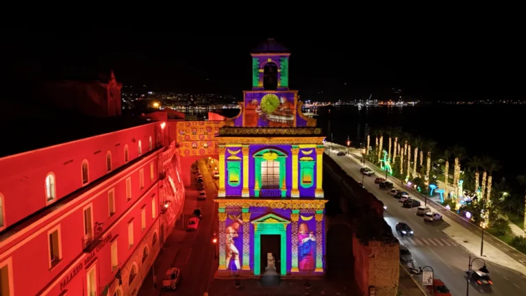 Immagine della Facciata del Santuario della Santissima Annunziata Illuminata a Gaeta