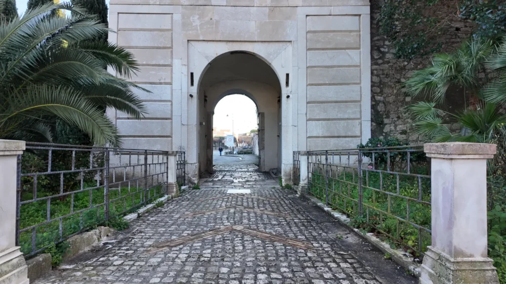 Immagine Porta Carlo III a Gaeta