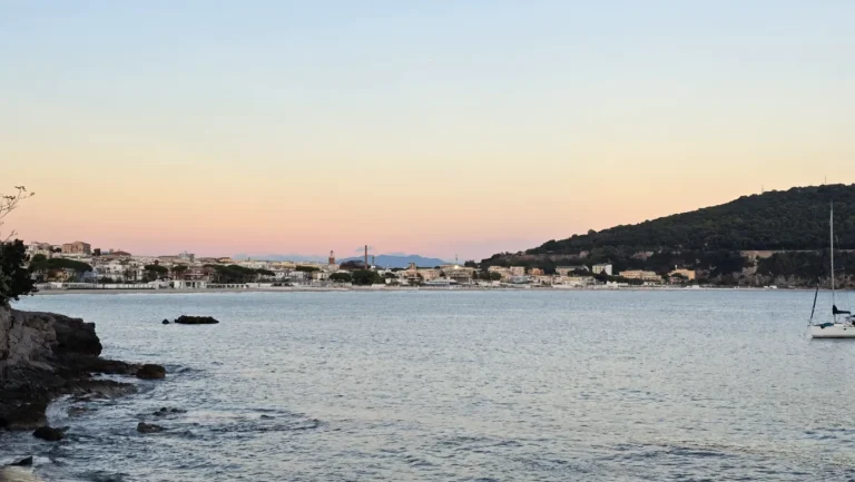 Spiaggia di serapo vista da fontania